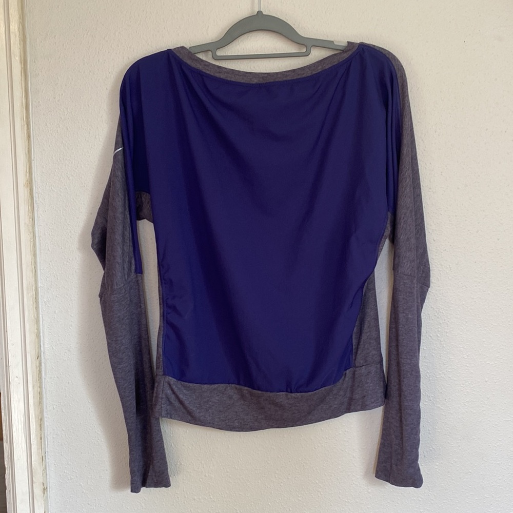 Nike Dri-Fit long sleeve shirt - Size Medium - Picture 4 of 7